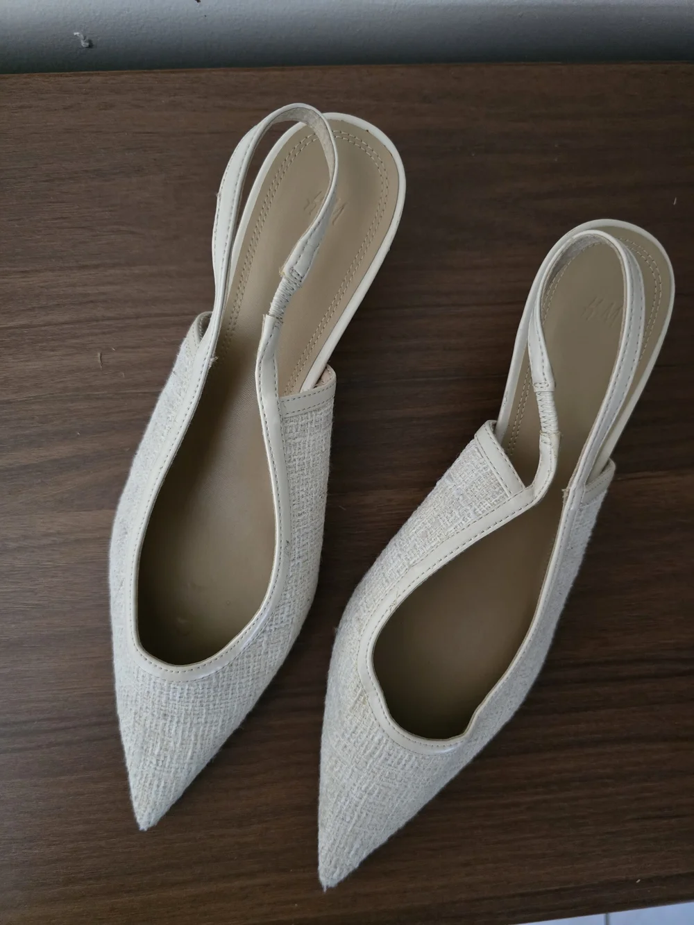 H&M Cream Textured Pointed Slingback Flats